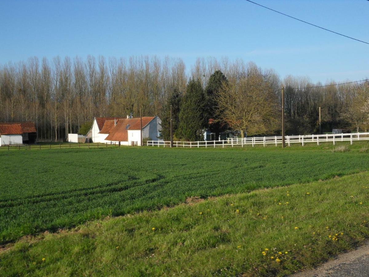 Bed and Breakfast Les Roulottes Des Songes De L'Authie Boufflers Экстерьер фото